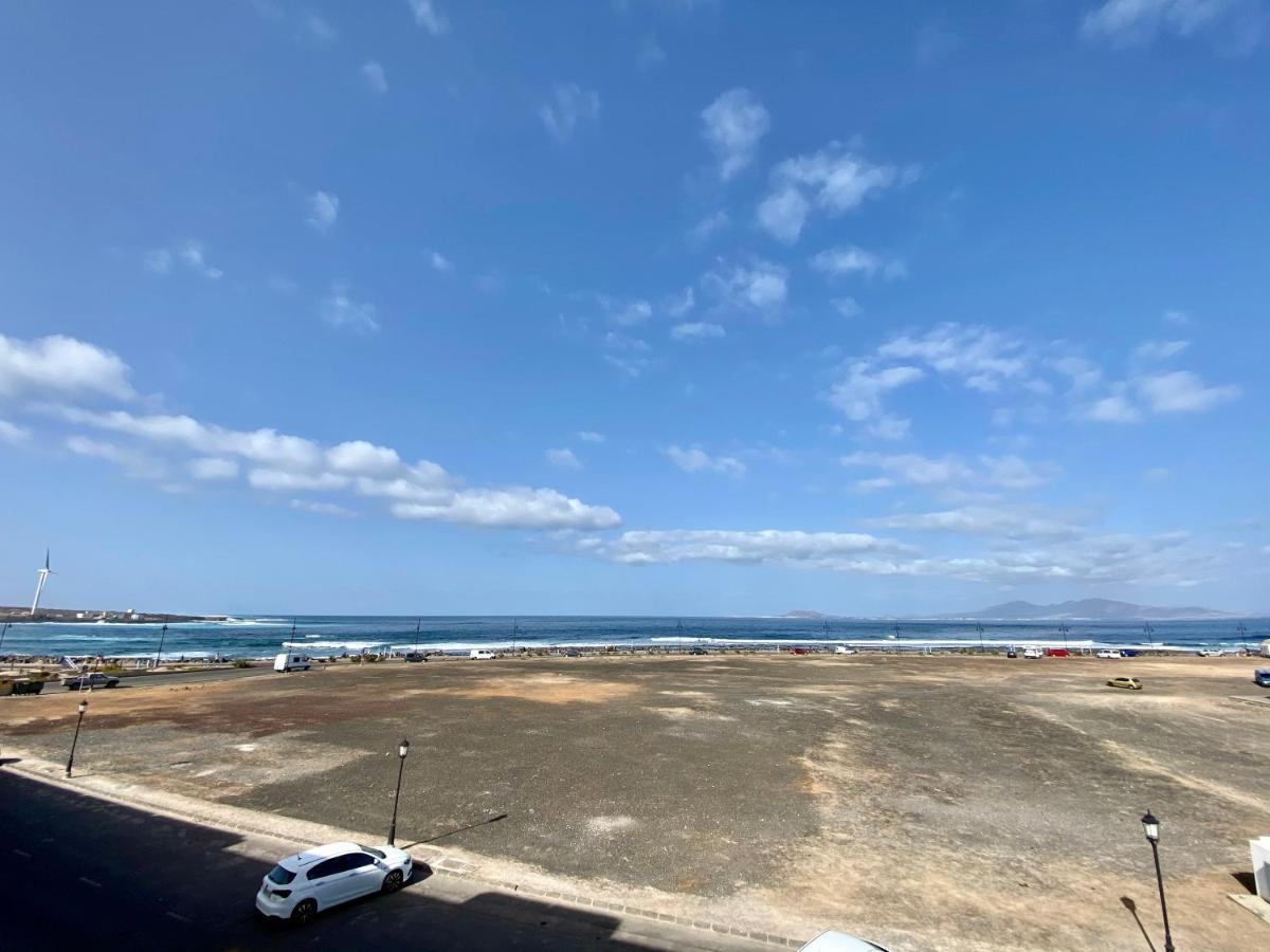 Modern Apartment With Sea Views In كوراليهو المظهر الخارجي الصورة